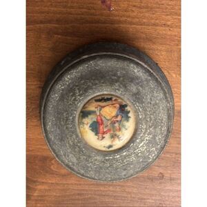 Vintage Powder Puff Makeup Music Box With Courting Scene Lid – Non-Working